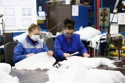 «КАМАЗ» подарит астраханским медикам защитные костюмы и респираторы