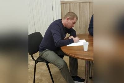 Петербуржцу, державшему детей в заложниках, предъявили обвинение