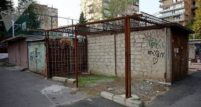 Каладзе распорядился демонтировать незаконные постройки в Тбилиси