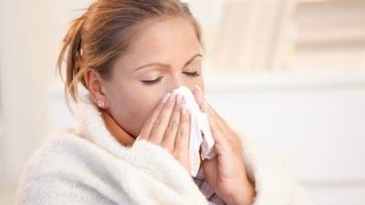 Врач: вот как отличить грипп и простуду от коронавируса в домашних условиях