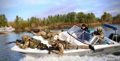На Херсонщине спецподразделение КОРД и водная полиция провели совместную тренировку