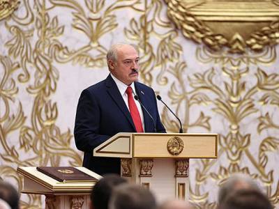 Лукашенко призвал журналистов «занять рубеж обороны» против экстремизма