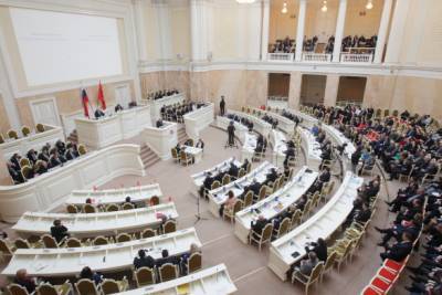 Бюджет Петербурга на 2021 год прошел третье чтение в ЗакСе