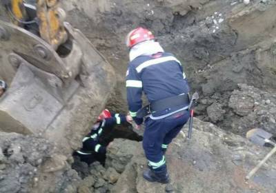 В Цхалтубо спасатели вытащили рабочего из-под завала