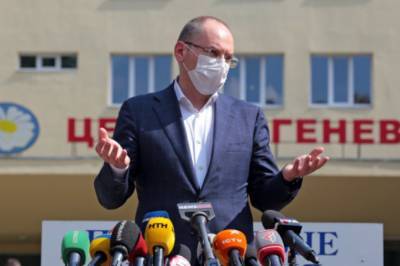 "Их работа недооценена": Степанов рассказал, что более 30 000 медиков уволились с начала пандемии в Украине