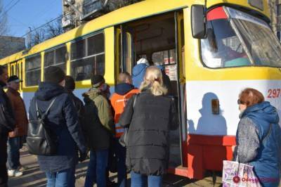 "Езжай во Львов и там свисти": пассажиры трамвая в Одессе закатили скандал из-за языка (видео)