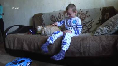 Мальчика из Уфы с вывернутой ножкой отправили на лечение