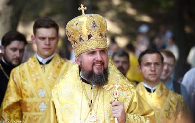 Украинцы определились с отношением к церковным иерархам