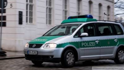 Врезавшегося в ворота офиса Меркель водителя задержали в Берлине