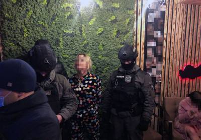 В Киеве разоблачили сеть борделей с кокаином, работавших под видом массажных салонов