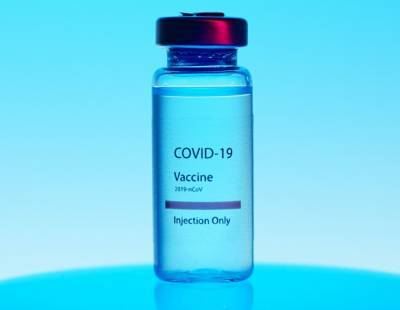 Вакцину от COVID-19 внесли в список жизненно важных лекарств