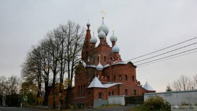Церкви святого Серафима Саровского в Петергофе вернули исторический вид