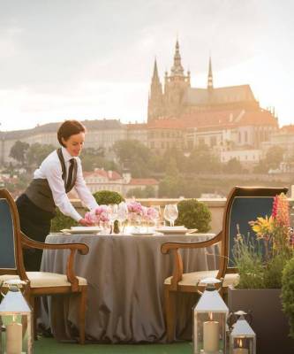 План на отпуск — остановиться в исторической вилле в центре Праги