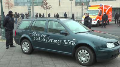 В Берлине задержали водителя, протаранившего ворота ведомства канцлера ФРГ