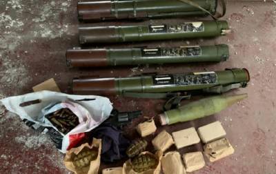 В Донецкой области нашли схрон с четырьмя гранатометами