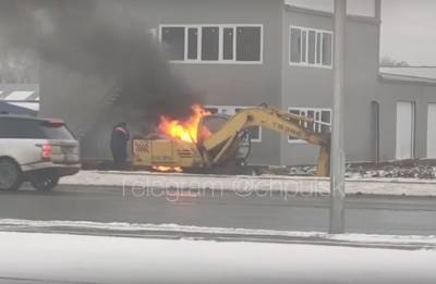 На Московском шоссе горел экскаватор