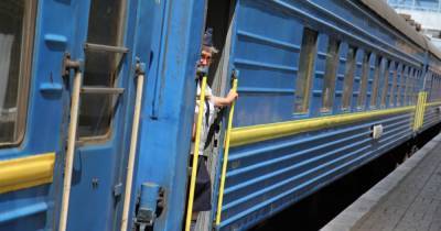 В Полтавской области двое парней ударило током, когда они пытались сделать селфи на железнодорожной станции
