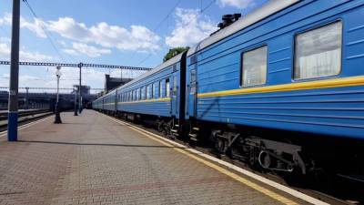 На время зимних праздников Укрзализныця возобновляет движение ряда поездов: направления