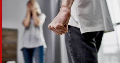 Эксперт рассказала, в каких семьях домашнее насилие встречается чаще
