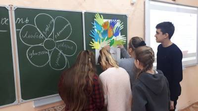 В Департаменте образования Москвы высказались о скрытом подтексте в изображении радуги