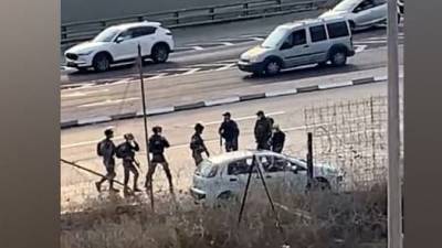 Видео: попытка теракта у въезда в Иерусалим предотвращена бойцами пограничной полиции