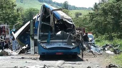 Не менее 37 человек погибли в ДТП с автобусом в Бразилии
