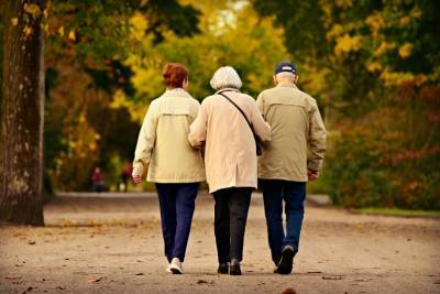 Некоторым категориям граждан разрешат выходить на пенсию в 50 лет