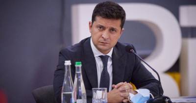 Зеленский попросил Венецианскую комиссию дать оценку решениям КСУ