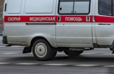 Нетрезвый житель Ямала выжил после падения на машину с шестого этажа