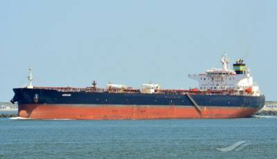 У берегов Саудовской Аравии на мине подорвался танкер с нефтью