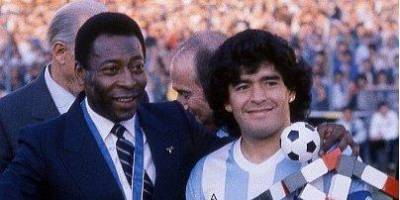 «Однажды мы сыграем в футбол на небесах». Пеле отреагировал на смерть Диего Марадоны