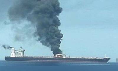 В Красном море, вблизи границы Саудовской Аравии и Йемена, на мине подорвался танкер