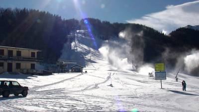 Кто и куда навостряет лыжи: коронавирус ударил по зимнему спорту