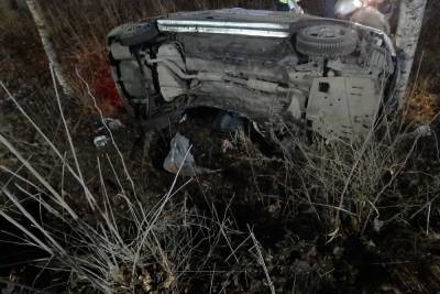 Молодой водитель врезался в дерево и погиб в Твери