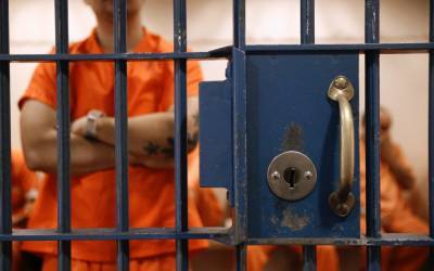 В Калифорнии тысячи заключенных незаконно получили пособия по безработице на миллионы долларов