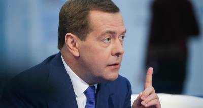 Медведев предложил доплачивать за ненормированный рабочий график