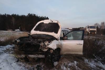 На свердловской дороге после ДТП с Лексусом погиб водитель ВАЗ-2107