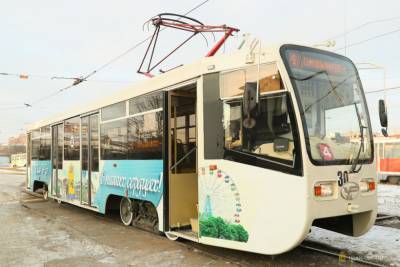 Жителей Улан-Удэ начали возить три «бэушных» трамвая из Москвы