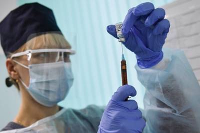 Российский эпидемиолог рассказал о течении COVID-19 после прививки