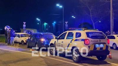 В Киеве пьяный водитель, убегая от полиции, стал причиной ДТП с участием пяти автомобилей