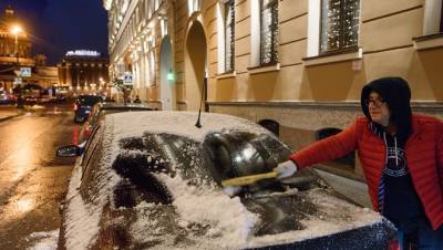 Ночью на Петербург обрушился снегопад