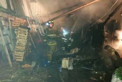 В Челябинской области ночью при пожаре погибли мужчина и женщина
