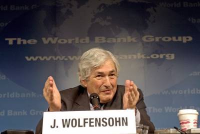 Умер экс-глава Всемирного банка, основавший программу для бедных стран с большими долгами