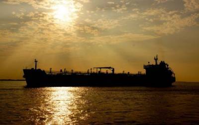У берегов Саудовской Аравии взорвали нефтяной танкер