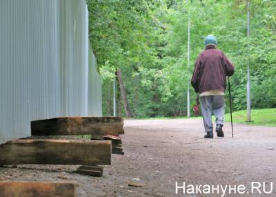 В Волчанске пенсионерка скончалась после падения в неогороженный котлован