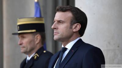 Президент Франции обвинил бога в смерти Марадоны