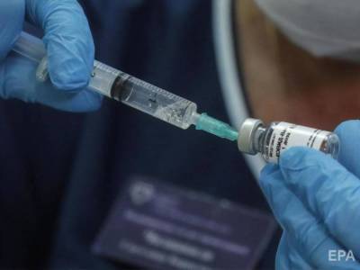 Критика научного сообщества, побочные эффекты, регистрация до третьей фазы испытаний. Что не так с российской вакциной против коронавируса. Главное