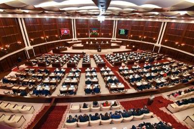 Азербайджанский парламент опротестовал резолюцию французского сената
