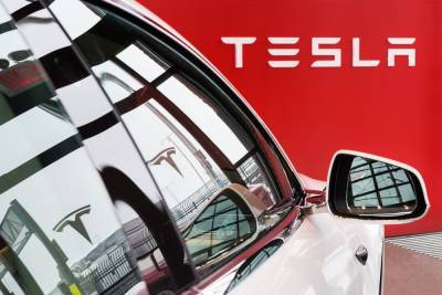 Tesla отзывает более 9,5 тыс. электромобилей Model X и Model Y в США из-за проблем с отклеивающими деталями и незатянутыми болтами