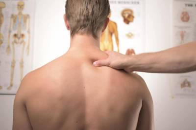 Слабость в плече и руке может быть симптомом рака легких